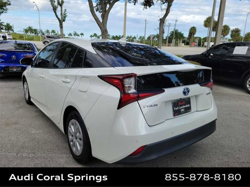 Used 2020 Toyota Prius LE image 3