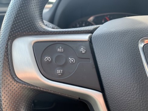 Used 2023 GMC Terrain SLE w/ Driver Convenience Package image 11