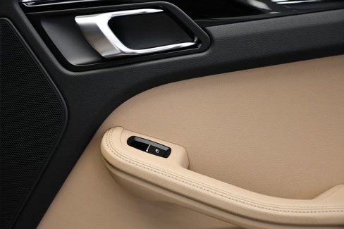 Used 2025 Porsche Macan image 52