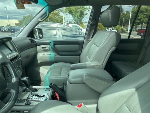 Used 2006 Toyota Land Cruiser image 16