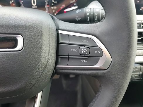 Used 2024 Jeep Compass Latitude w/ Altitude Special Edition image 15