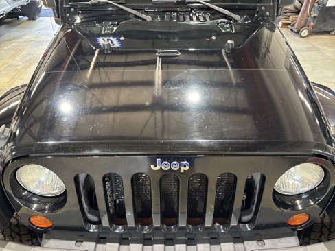 Used 2013 Jeep Wrangler Unlimited Sahara w/ Connectivity Group image 8