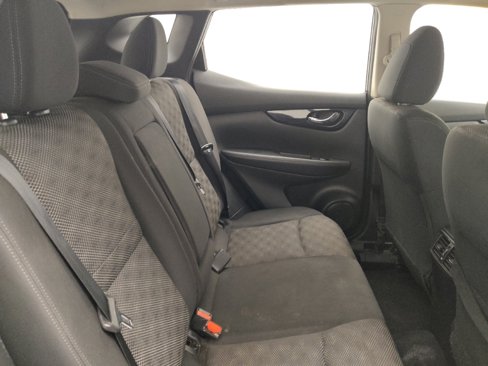Used 2018 Nissan Rogue Sport SV image 19