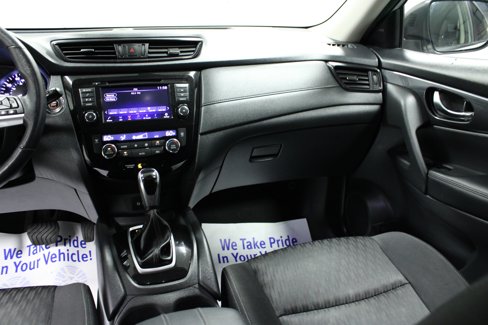 Used 2020 Nissan Rogue SV image 19