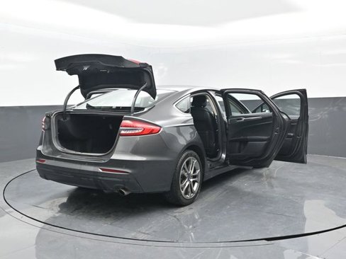 Used 2019 Ford Fusion SEL image 32