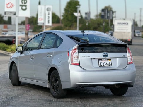 Used 2015 Toyota Prius Four image 2