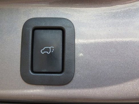 Used 2017 Toyota Highlander XLE image 43