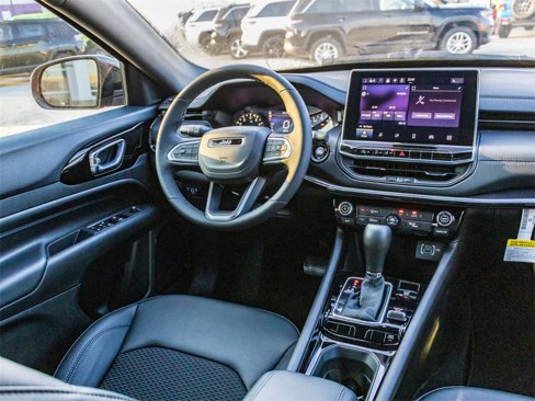 New 2025 Jeep Compass Latitude image 23