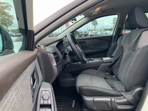 Used 2021 Nissan Rogue S image 17