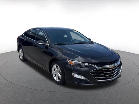 Used 2024 Chevrolet Malibu LT image 2