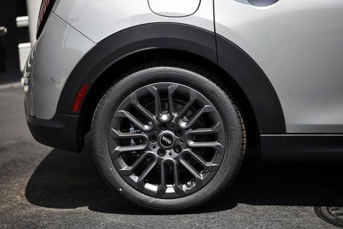 New 2025 MINI Cooper 4-Door Hardtop image 6