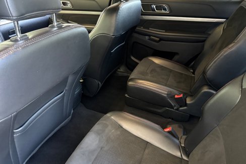 Used 2019 Ford Explorer XLT w/ Equipment Group 202A image 12