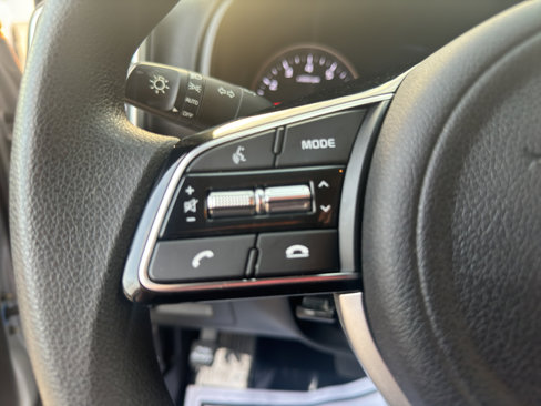 Used 2020 Kia Sportage LX image 17