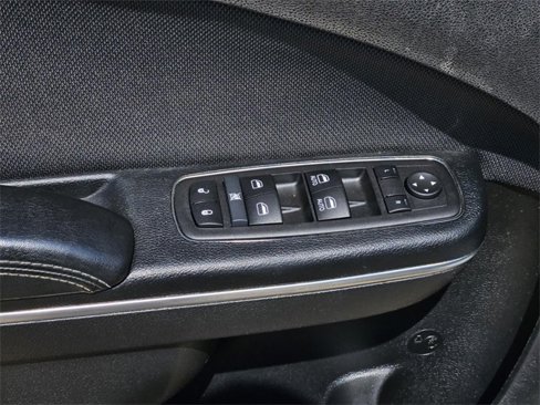 Used 2016 Dodge Charger SE image 20