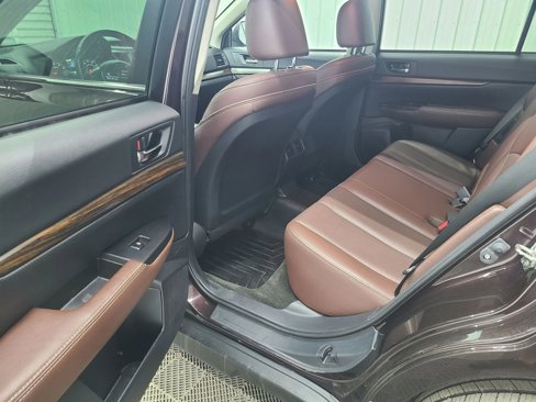 Used 2013 Subaru Outback 3.6R Limited w/ Special Appearance Pkg image 38