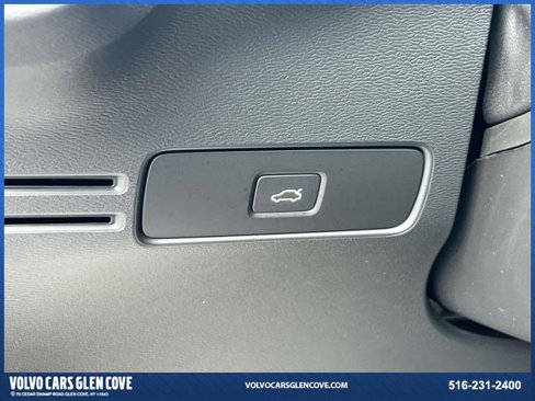 Certified 2023 Volvo XC40 B5 Plus w/ Protection Package Premier image 21