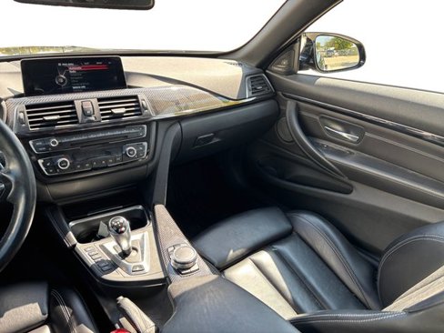 Used 2016 BMW M4 Convertible image 27
