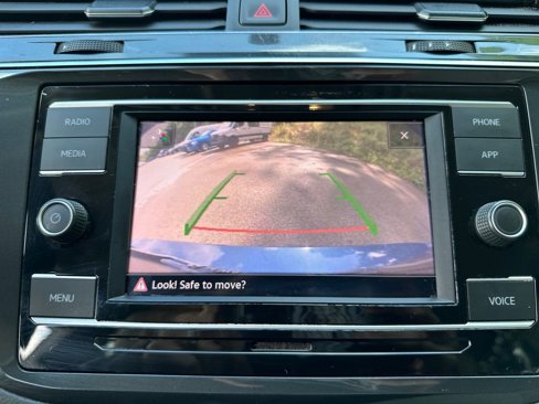 Used 2020 Volkswagen Tiguan S image 26
