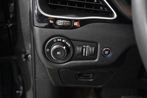 Used 2023 Jeep Cherokee Altitude Lux image 19