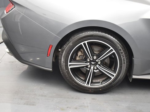 Used 2024 Ford Mustang Premium image 5