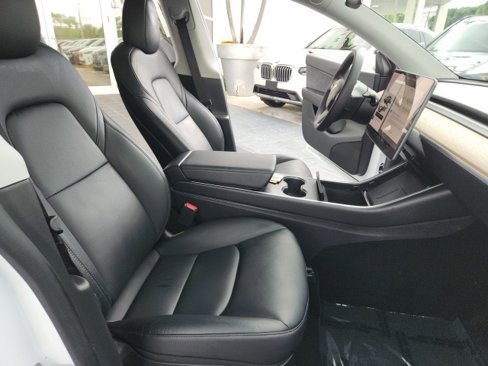 Used 2020 Tesla Model Y Long Range image 22