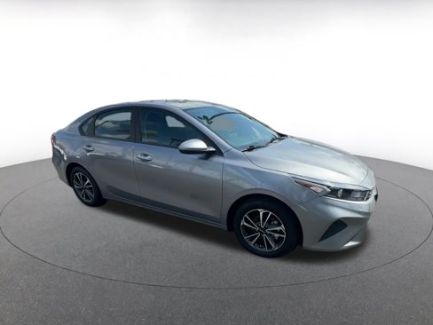 Used 2024 Kia Forte LXS image 2