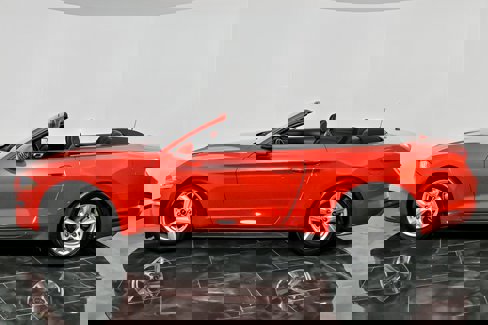 Used 2019 Ford Mustang Convertible image 7