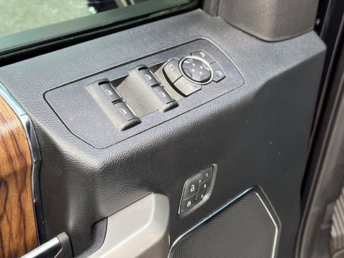 Used 2020 Ford F150 Lariat w/ Equipment Group 501A Mid image 15
