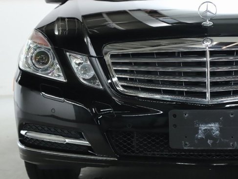 Used 2011 Mercedes-Benz E 350 4MATIC Sedan image 7