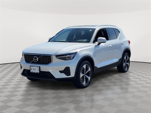 Certified 2025 Volvo XC40 B5 Core w/ Protection Package Premier image 2