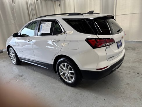 Used 2022 Chevrolet Equinox LT image 3