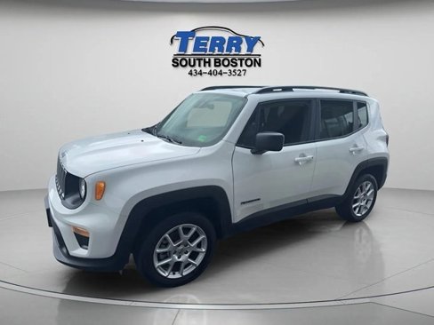 Used 2022 Jeep Renegade Latitude image 3