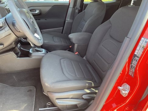 Used 2021 Jeep Renegade Latitude image 9