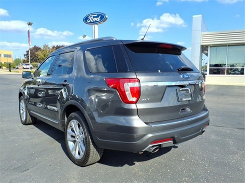 Used 2018 Ford Explorer XLT w/ Equipment Group 202A image 7