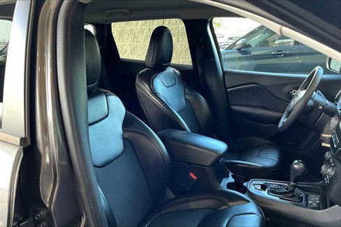 Used 2020 Jeep Cherokee Latitude Plus image 8