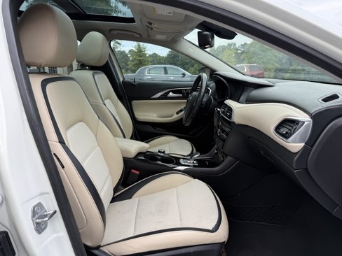 Used 2018 INFINITI QX30 image 35
