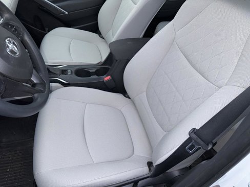 Used 2022 Toyota Corolla Cross L image 12