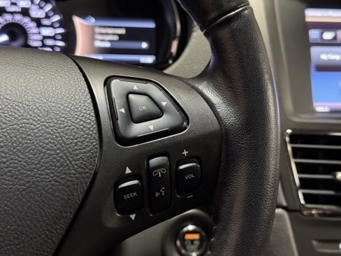 Used 2015 Lincoln MKT AWD image 20