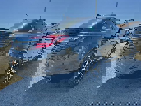 Used 2017 Buick Regal Sport Touring image 9