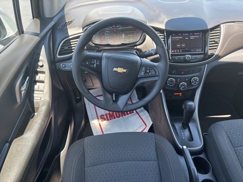 Used 2022 Chevrolet Trax LS w/ Tint and Cruise Package image 19