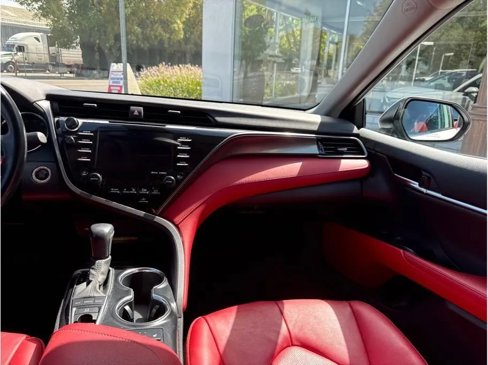 Used 2020 Toyota Camry XSE image 15