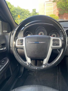 Used 2011 Chrysler 200 Limited image 28