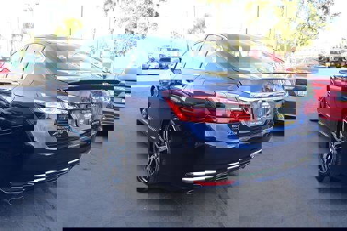 Used 2017 Honda Accord Sport image 5