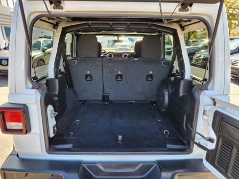 Used 2020 Jeep Wrangler Unlimited Sahara image 19