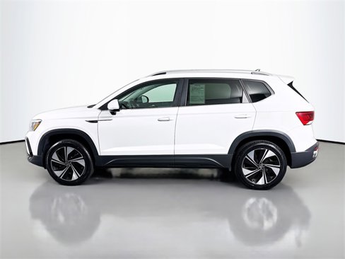 Used 2023 Volkswagen Taos SE image 4