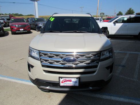 Used 2018 Ford Explorer XLT w/ Equipment Group 201A image 2