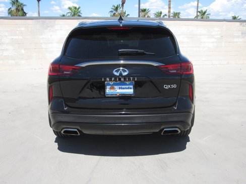 Used 2021 INFINITI QX50 Luxe w/ Appearance Package image 7