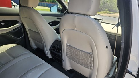 Used 2018 Jaguar E-PACE SE image 30