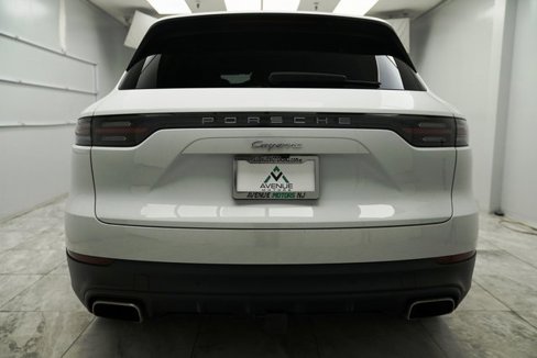 Used 2022 Porsche Cayenne w/ Premium Package image 6