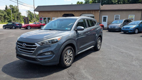 Used 2017 Hyundai Tucson SE image 1